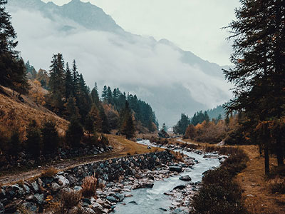韩漫屋页边批注：这里截图有没有缺上下文没落地，所以先把证据链画成流程（像在做校准）